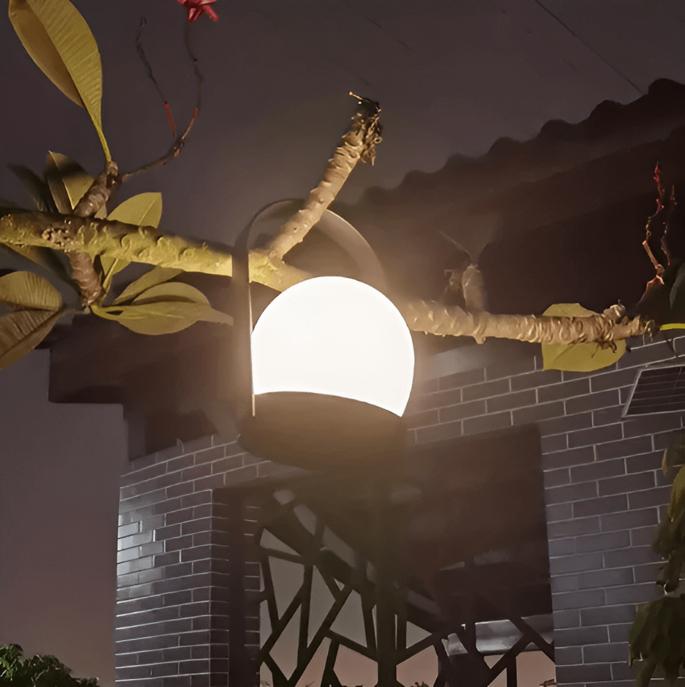 Cordless spherical lamp with battery – minimalist design