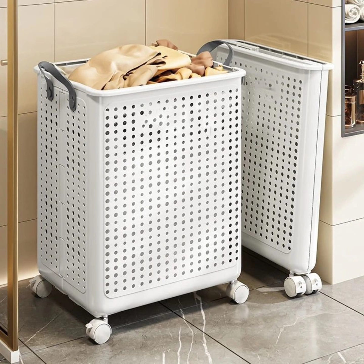 Foldable laundry basket with wheels – space-saving and mobile
