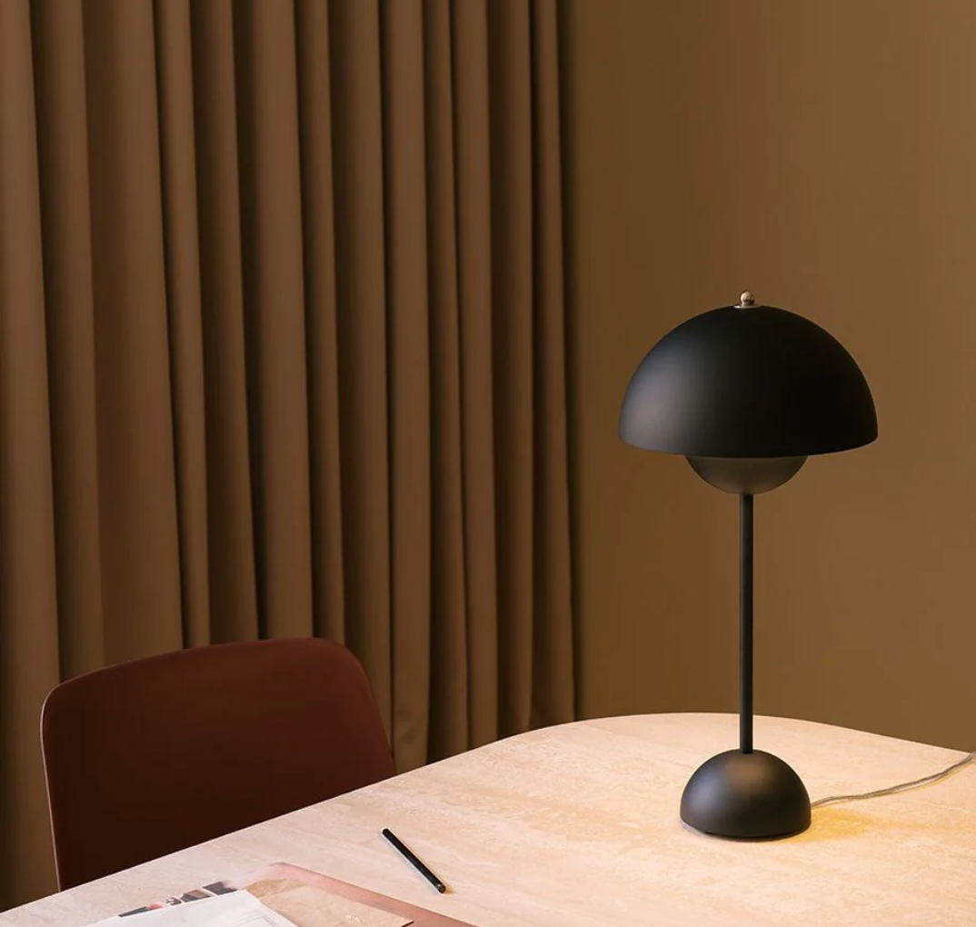 Kabellose LED-Tischlampe im Retro-Pilzdesign – per Touch dimmbar
