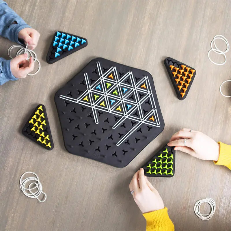 Kettendreieck-Strategiespiel – elegantes Denkspiel für 2–4 Spieler product image 1