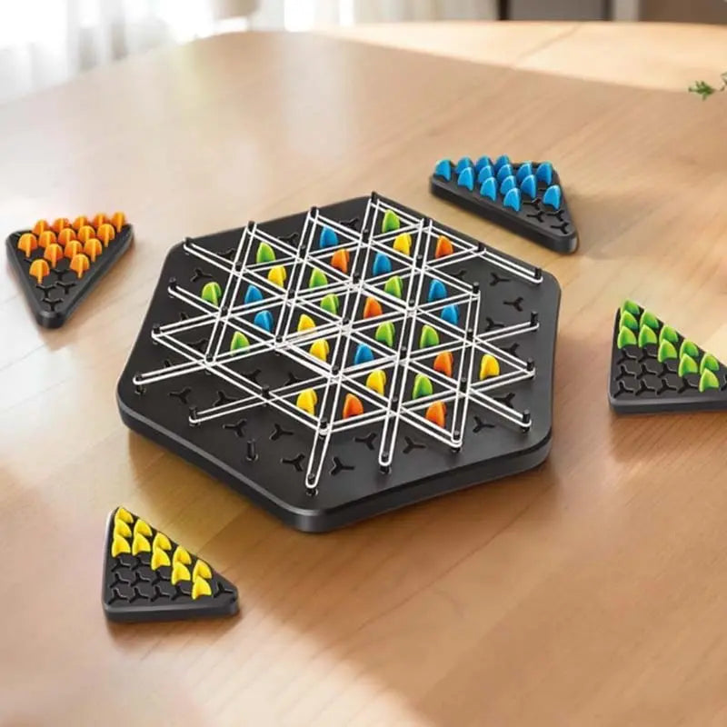 Kettendreieck-Strategiespiel – elegantes Denkspiel für 2–4 Spieler product image 3