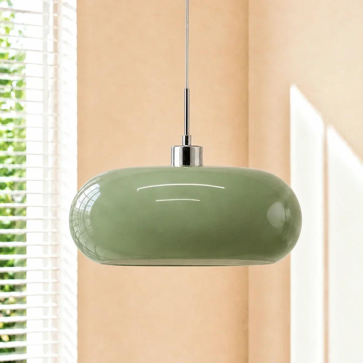 Glas-Pendelleuchte im Bauhaus-Stil für moderne Innenräume