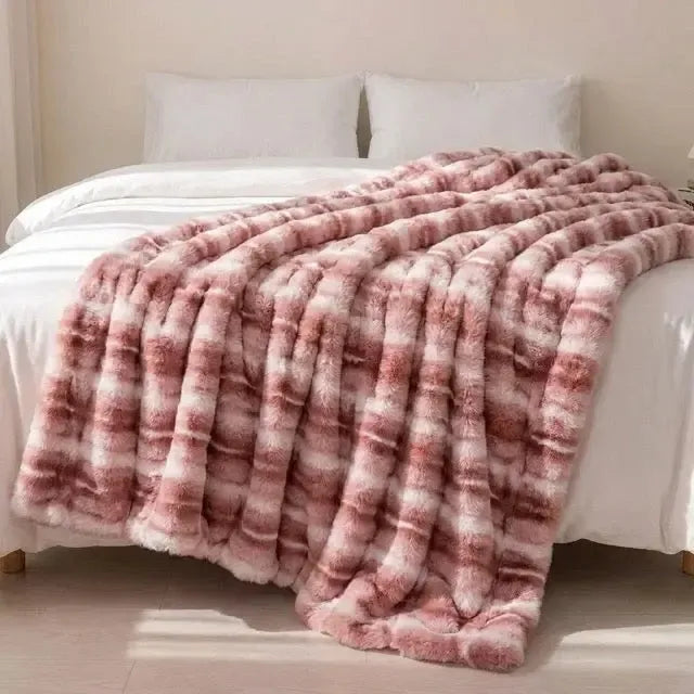 Kunstfell Kuscheldecke in Kaninchenfelloptik – weich und warm