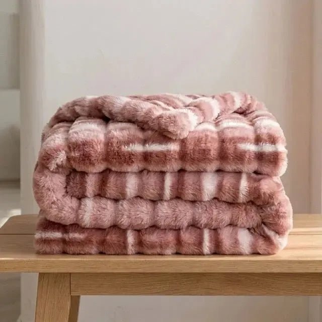 Kunstfell Kuscheldecke in Kaninchenfelloptik – weich und warm