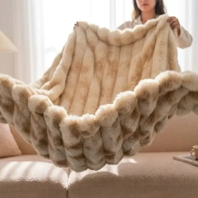 Kunstfell Kuscheldecke in Kaninchenfelloptik – weich und warm