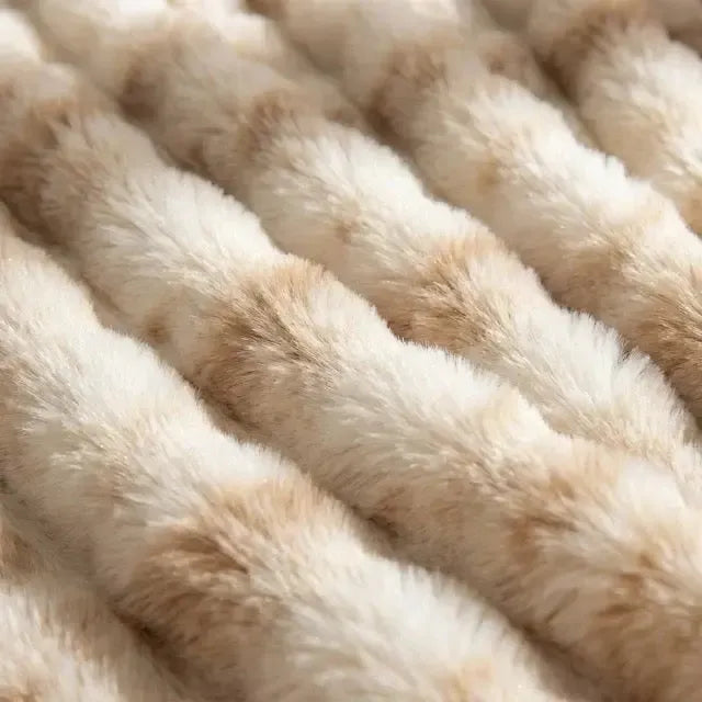 Kunstfell Kuscheldecke in Kaninchenfelloptik – weich und warm