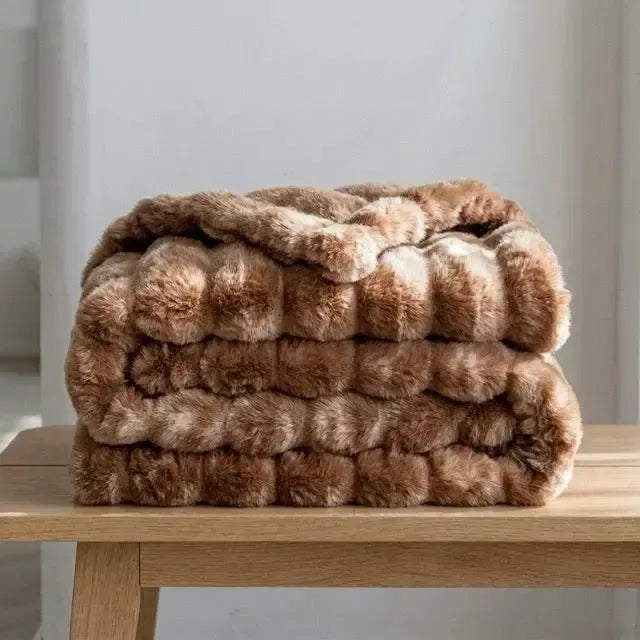 Kunstfell Kuscheldecke in Kaninchenfelloptik – weich und warm