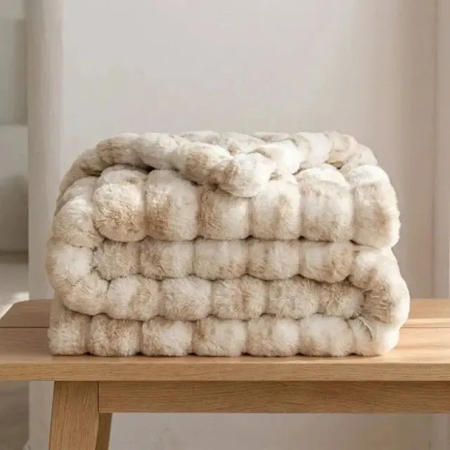 Kunstfell Kuscheldecke in Kaninchenfelloptik – weich und warm