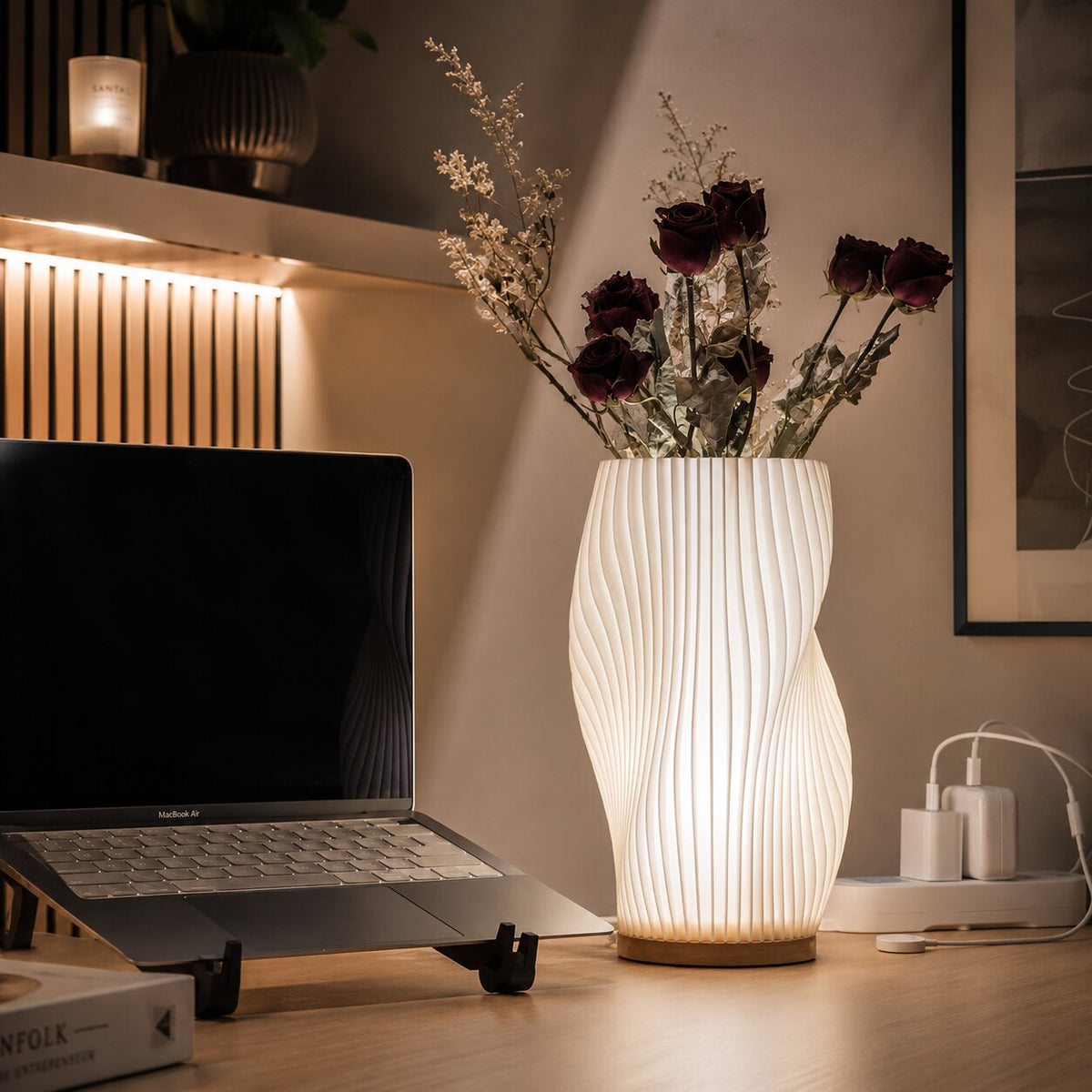 LED table lamp with sculptural texture and light-and-shadow effect