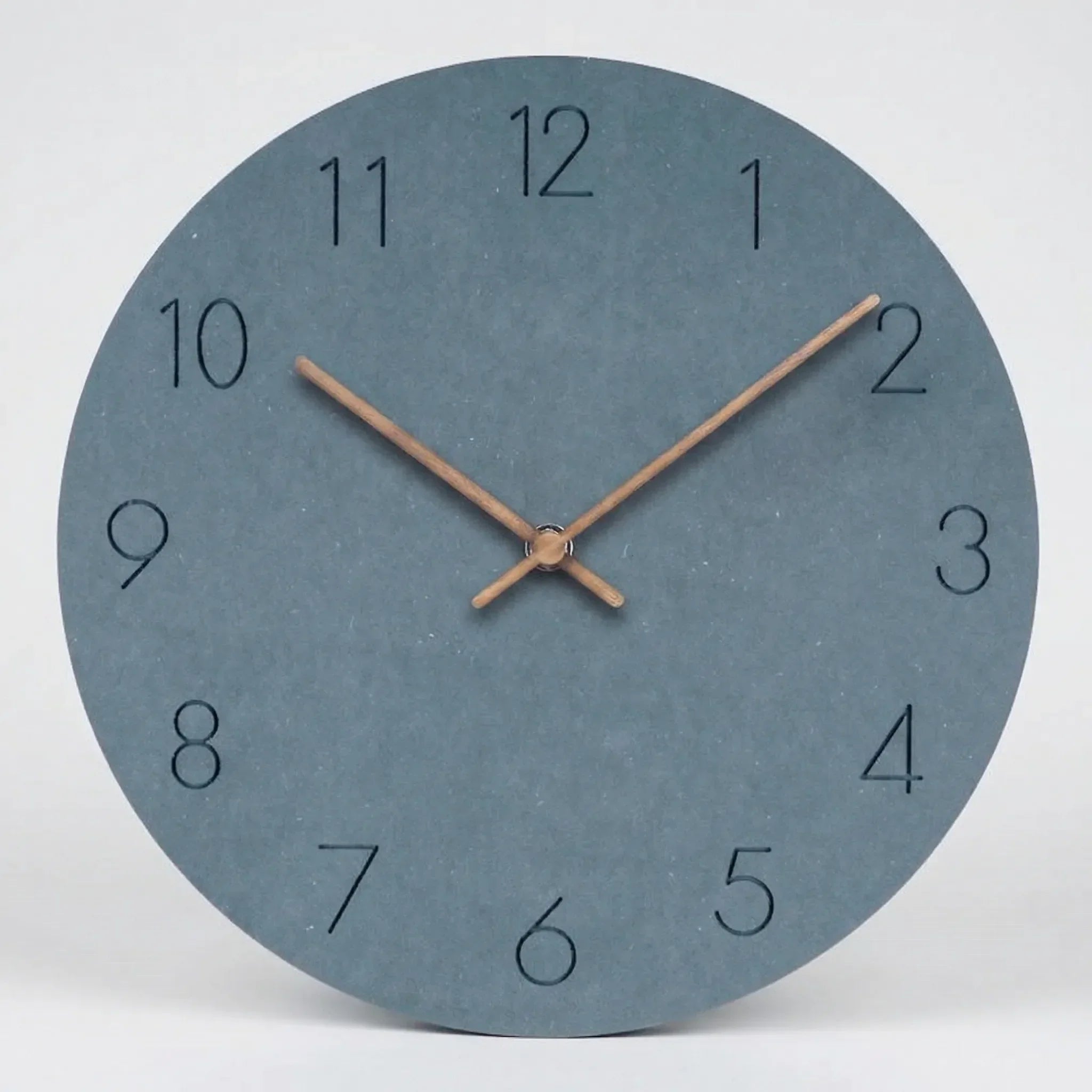 Runde Wanduhr mit lautlosem Uhrwerk – minimalistisches Design