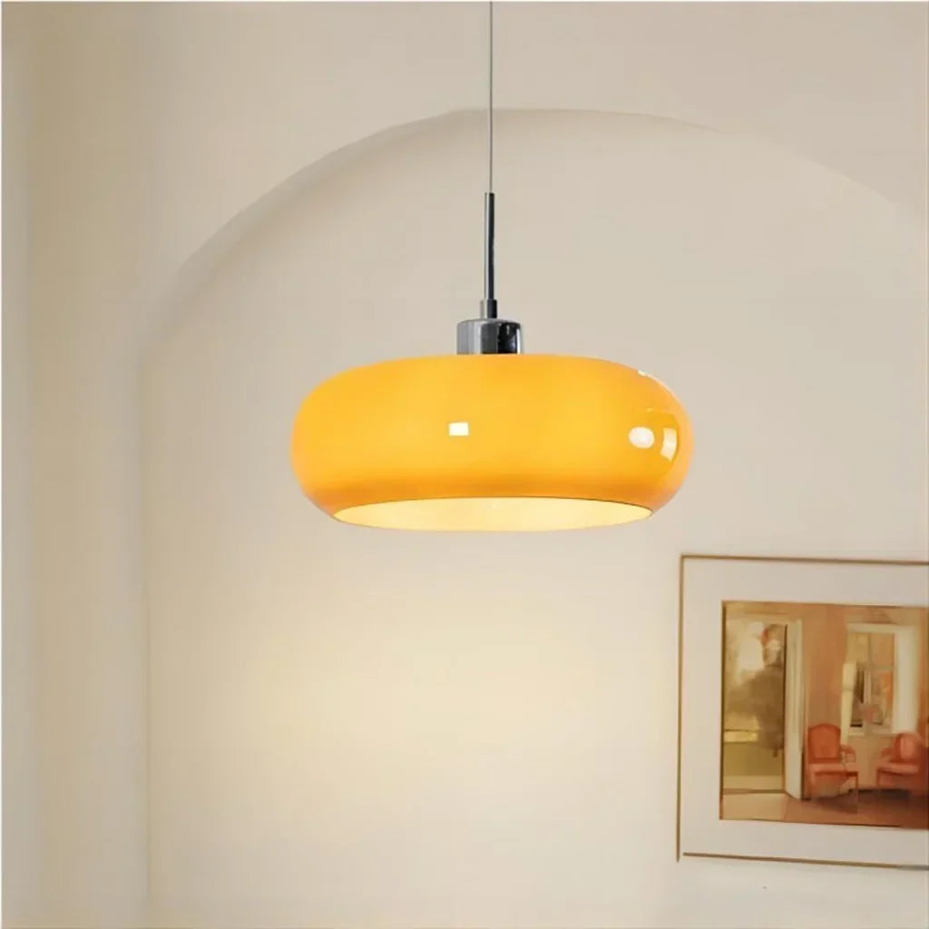 Glas-Pendelleuchte im Bauhaus-Stil für moderne Innenräume