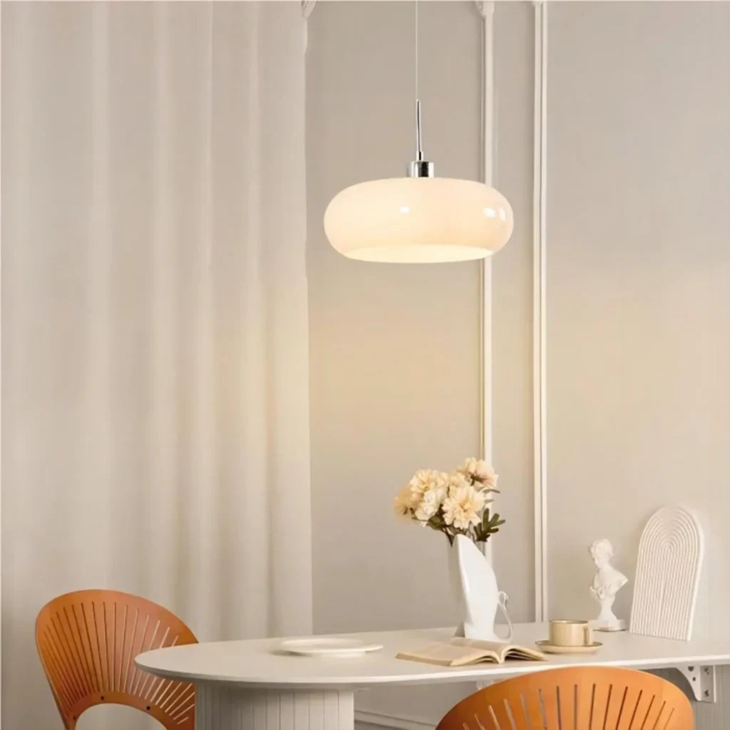 Glas-Pendelleuchte im Nordic Bauhaus Stil für jeden Raum