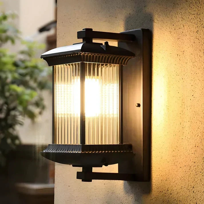 Outdoor lamp with ribbed glass for warm-white LED light
