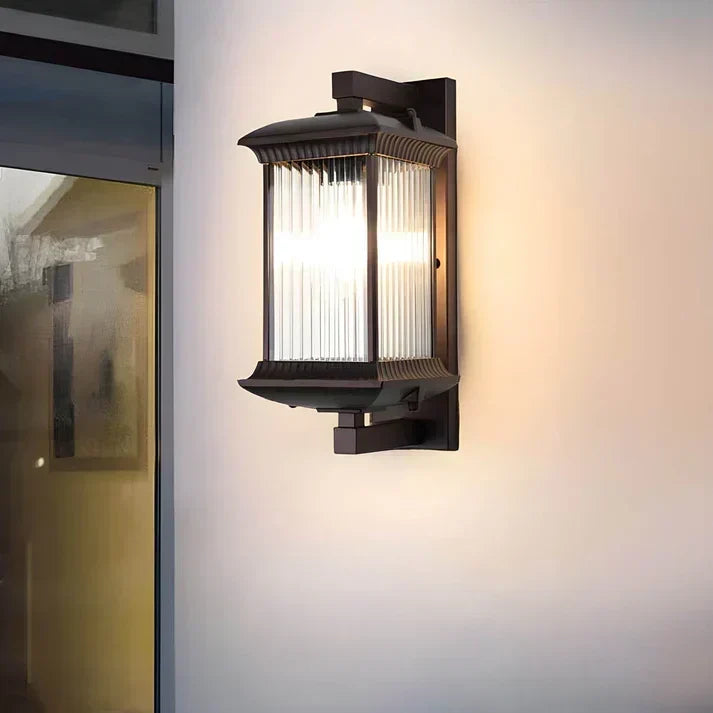 Outdoor lamp with ribbed glass for warm-white LED light
