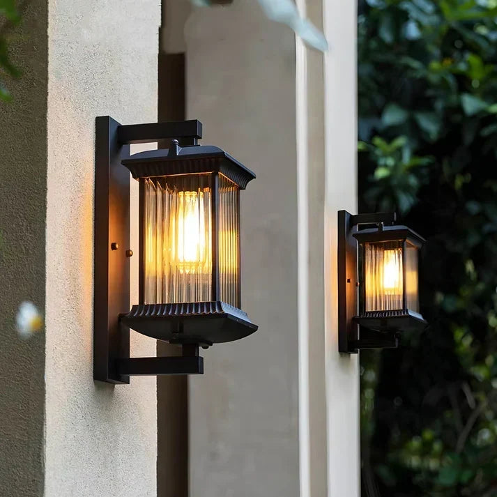 Outdoor lamp with ribbed glass for warm-white LED light