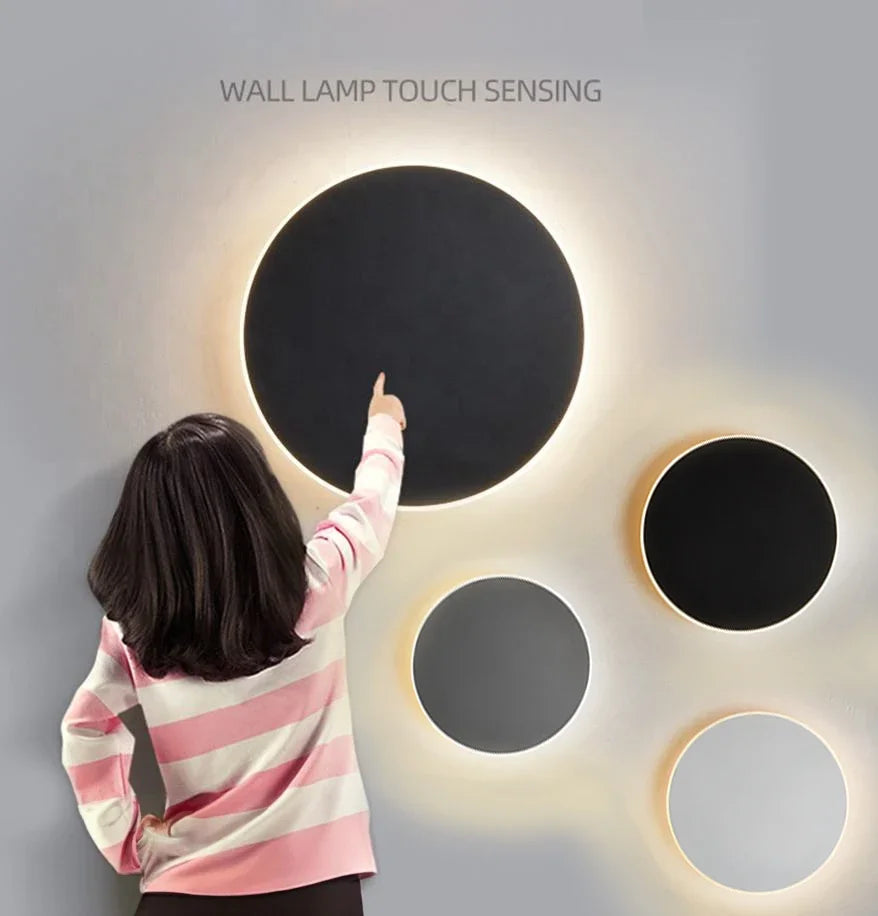 Round dimmable LED wall light - touch and sensor control