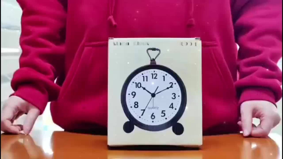 Retro alarm clock with a silent movement – classic desk clock