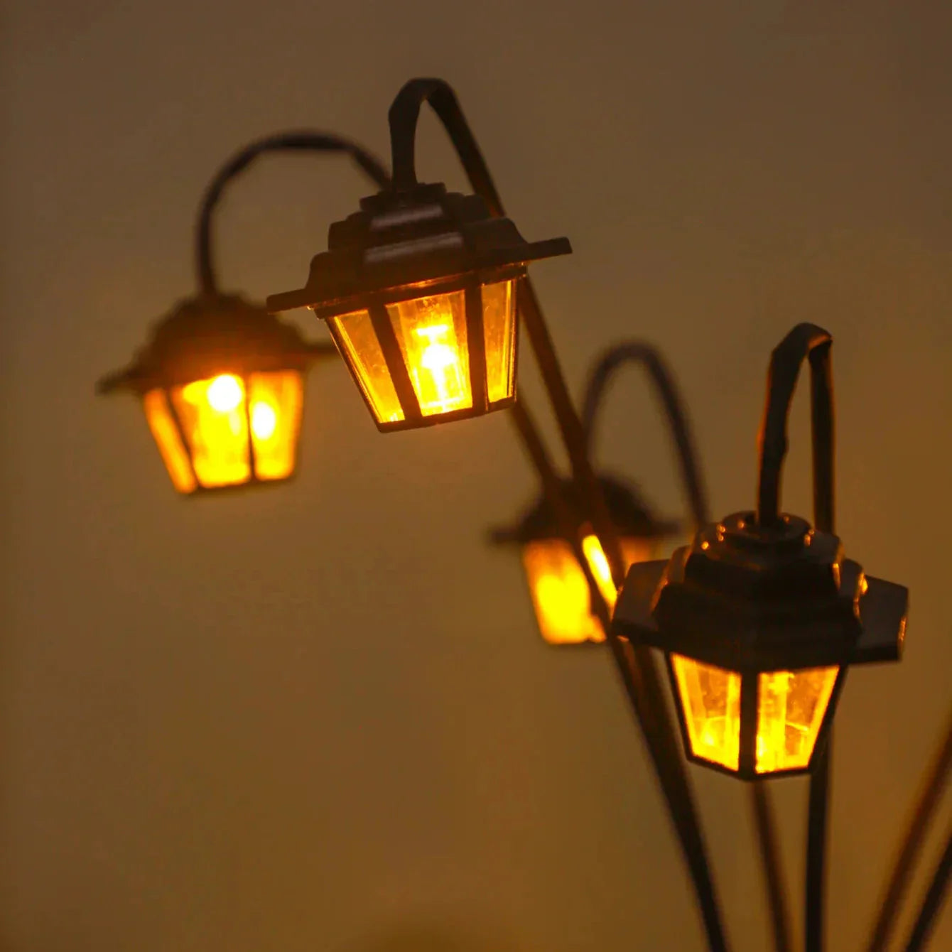 Retro Solar-Gartenlaterne mit 6 LED-Leuchten product image 3