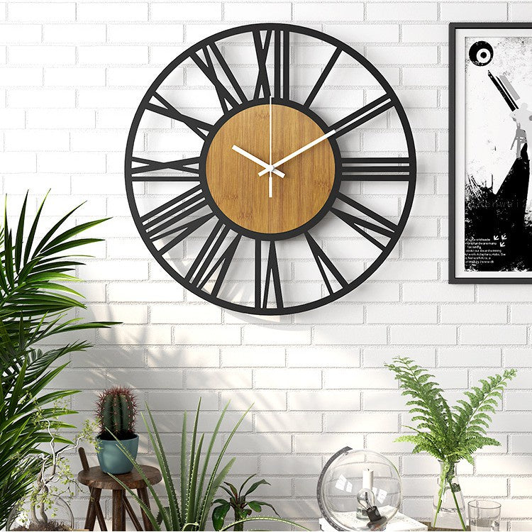 Wanduhr mit Holzoptik und lautlosem Quarzwerk – Skandinavisch