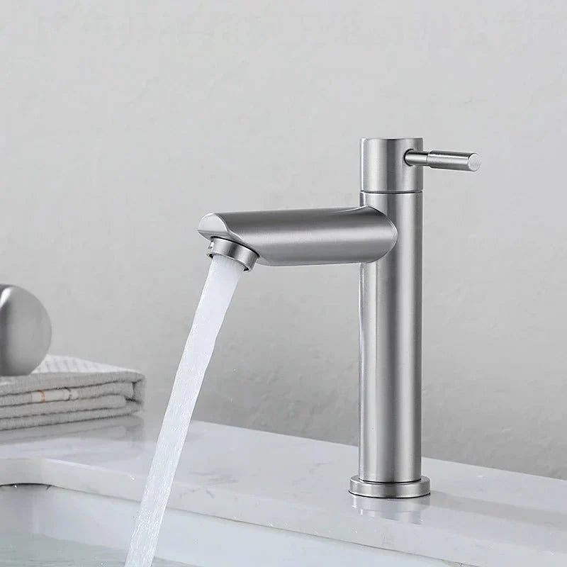 Einhebel-Badarmatur aus Edelstahl – modernes Design