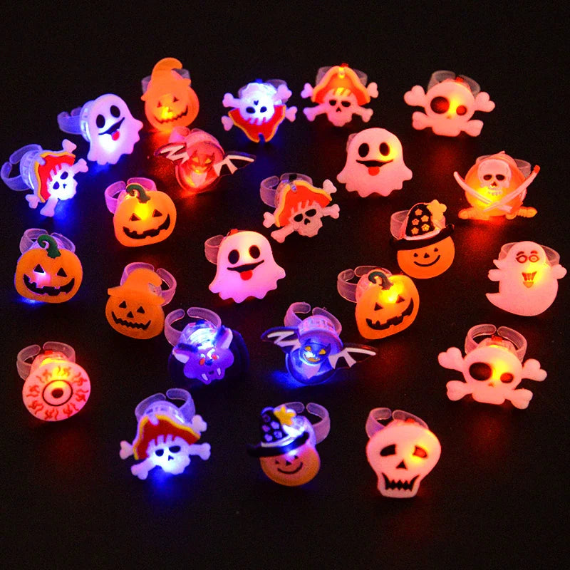 LED Halloween Ringe – 20 Stück Leuchtende Ringe mit Gruseligen Designs