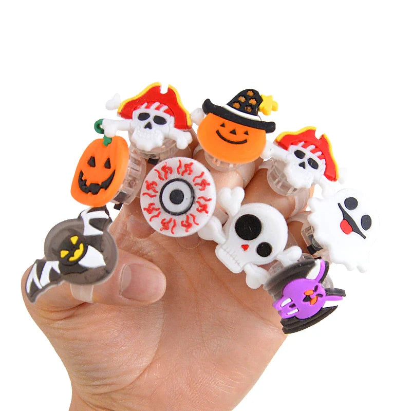 LED Halloween Ringe – 20 Stück Leuchtende Ringe mit Gruseligen Designs
