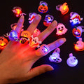 LED Halloween Ringe – 20 Stück Leuchtende Ringe mit Gruseligen Designs