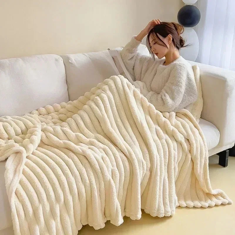 Fleece Decke weich warm – für Sofa, Bett und Freizeit