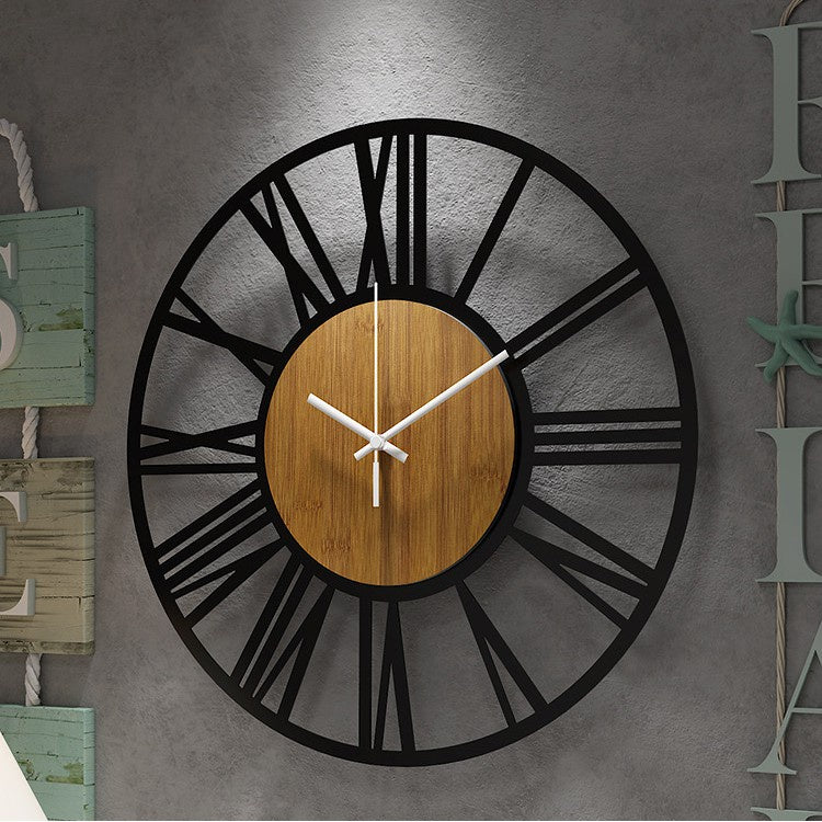 Wanduhr mit Holzoptik und lautlosem Quarzwerk – Skandinavisch
