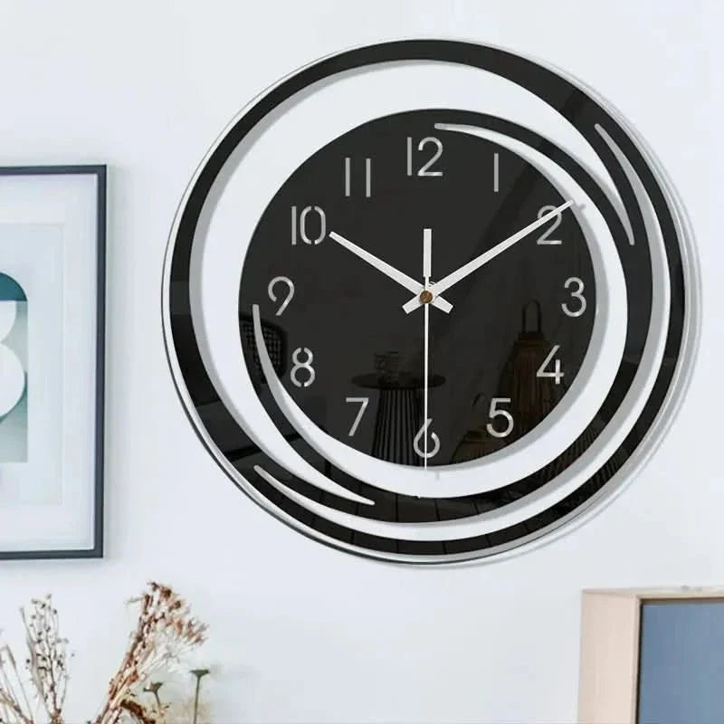 Moderne Wanduhr mit minimalistischem Design und lautlosem Uhrwerk