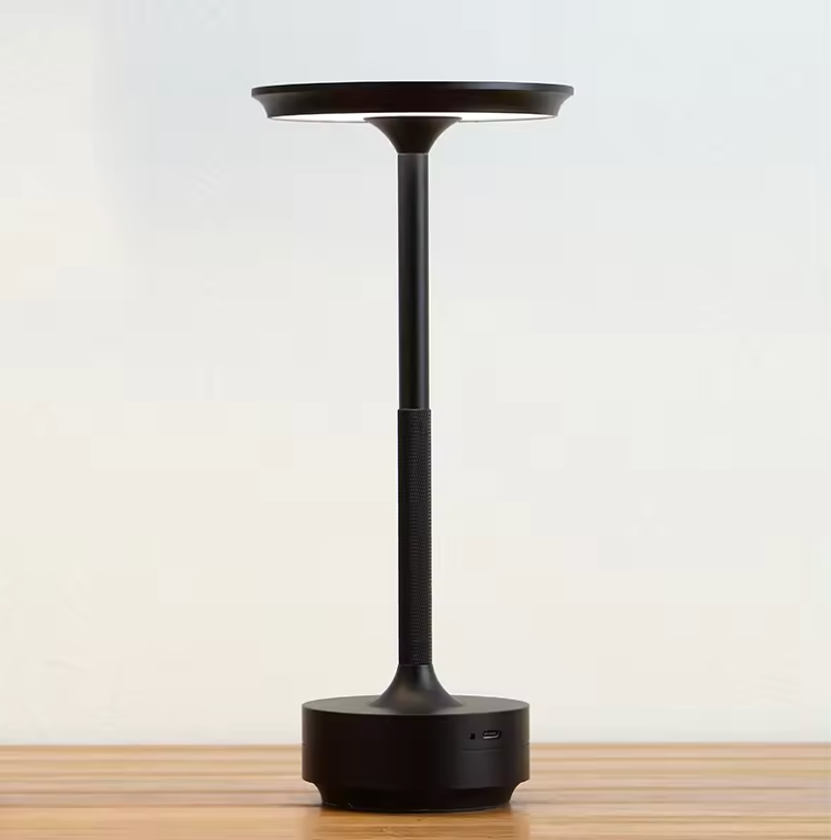 Kabellose LED-Tischlampe mit Touch-Dimmer aus Aluminium IP44