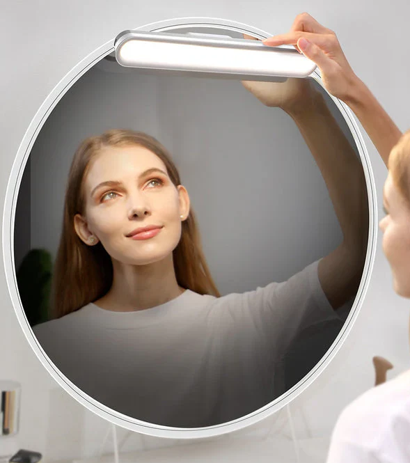 Magnetic LED light with touch control - wireless & dimmable