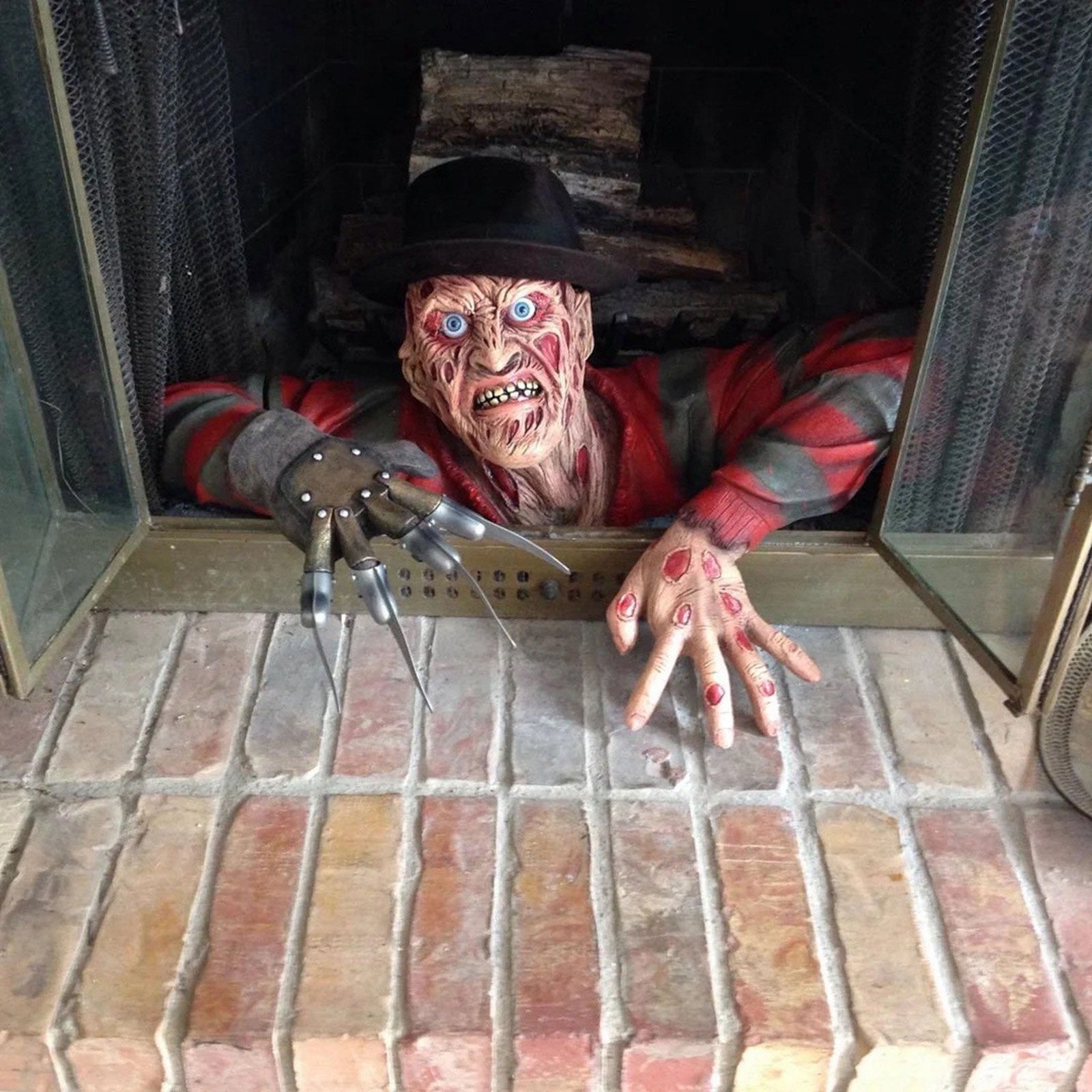Creepy Grave Walker for Hanging – Halloween Wall Decoration Made of Resin