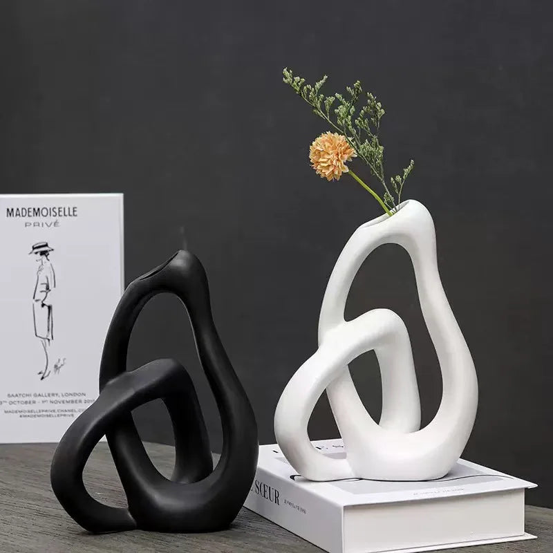 Keramikvase in Herzform – modernes Deko-Objekt für Zuhause