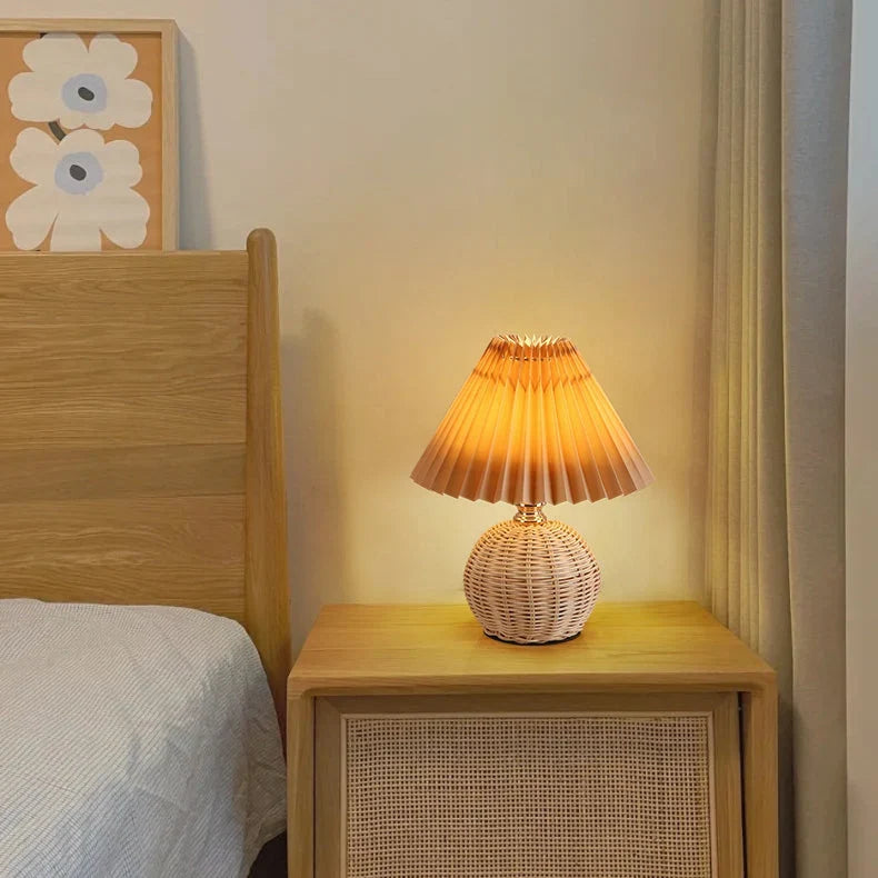 mit Rattansockel und Stoffschirm – USB-betrieben
