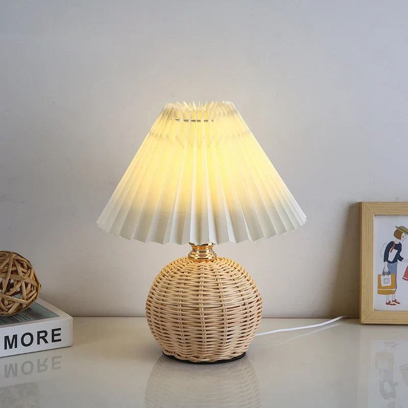 mit Rattansockel und Stoffschirm – USB-betrieben