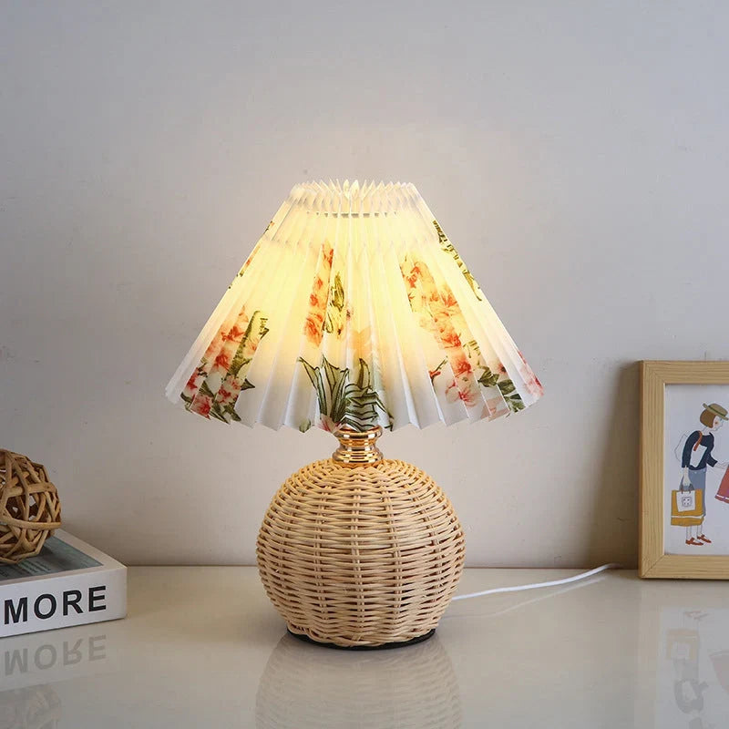 mit Rattansockel und Stoffschirm – USB-betrieben