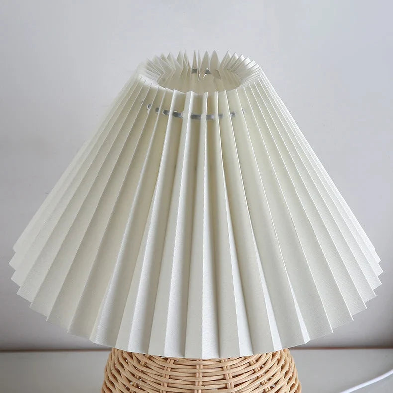 mit Rattansockel und Stoffschirm – USB-betrieben
