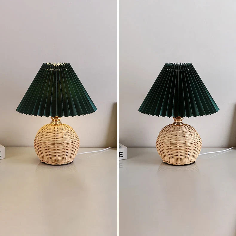 mit Rattansockel und Stoffschirm – USB-betrieben