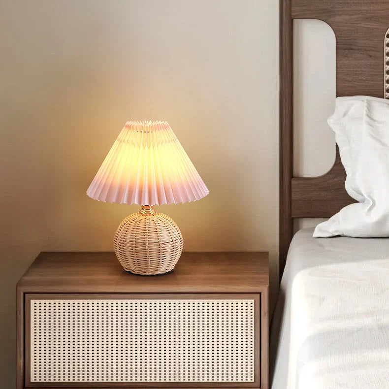 mit Rattansockel und Stoffschirm – USB-betrieben
