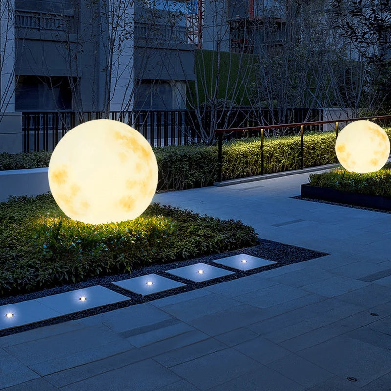 Mondförmige Gartenleuchte – stimmungsvolles Außenlicht