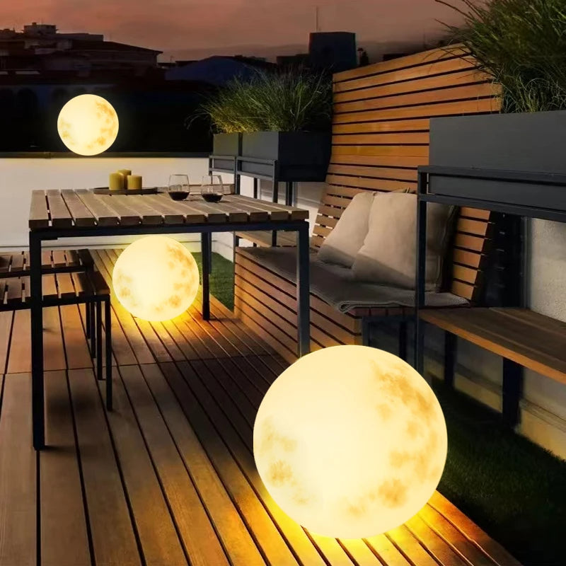 Mondförmige Gartenleuchte – stimmungsvolles Außenlicht