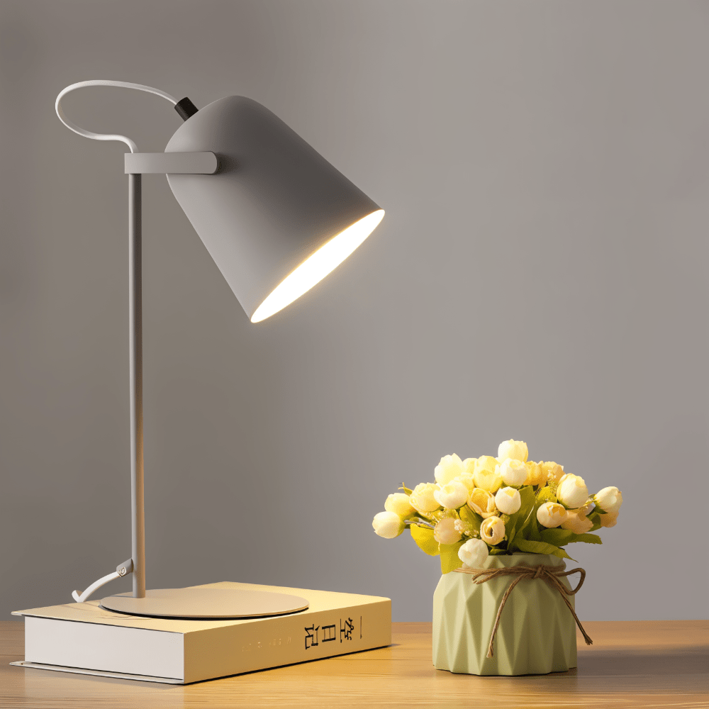 Tischlampe mit drehbarem Schirm und augenschonendem Licht