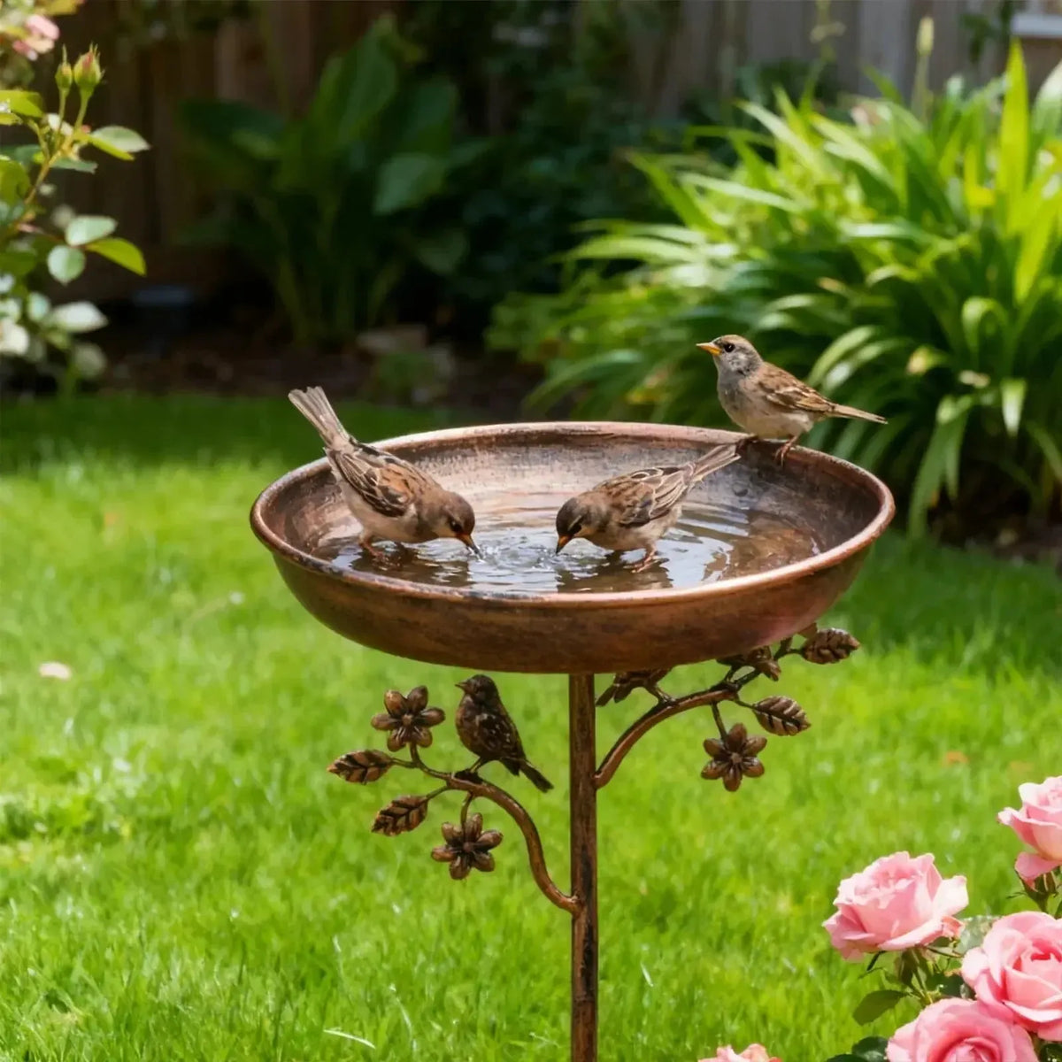 Vogeltränke mit Bodenspieß – dekorative Gartenschale für Wildvögel