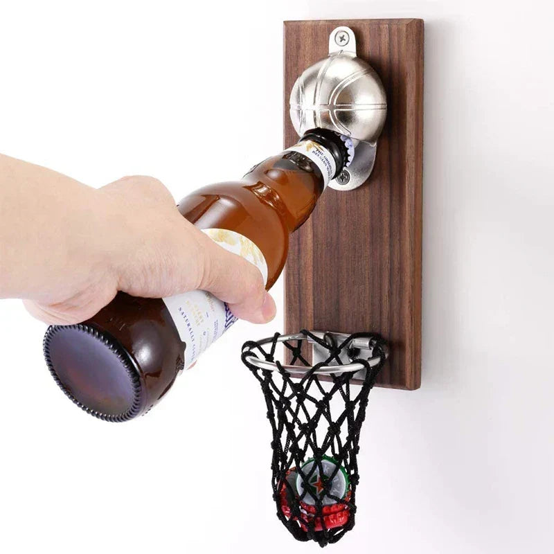 Wand-Flaschenöffner im Basketball-Design mit Auffangnetz für Kronkorken