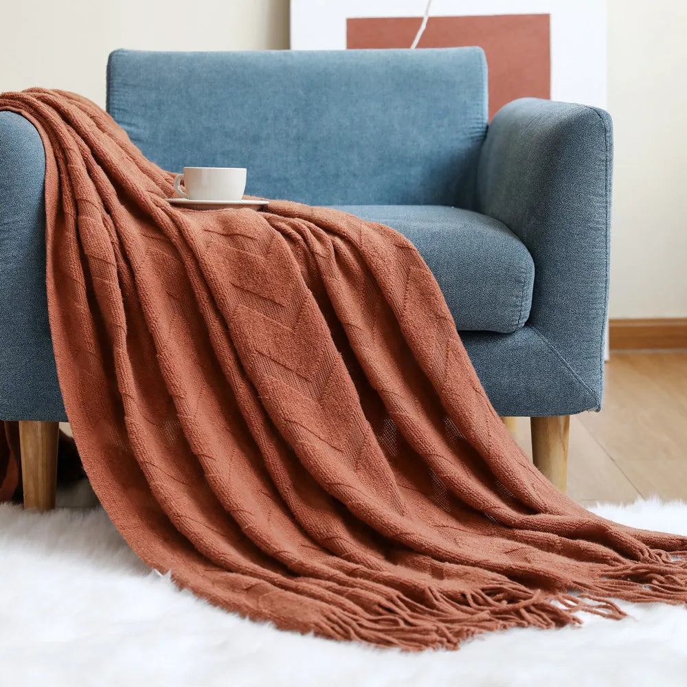 Jacquard-Strickdecke mit Fischgrätenmuster – weich und dekorativ