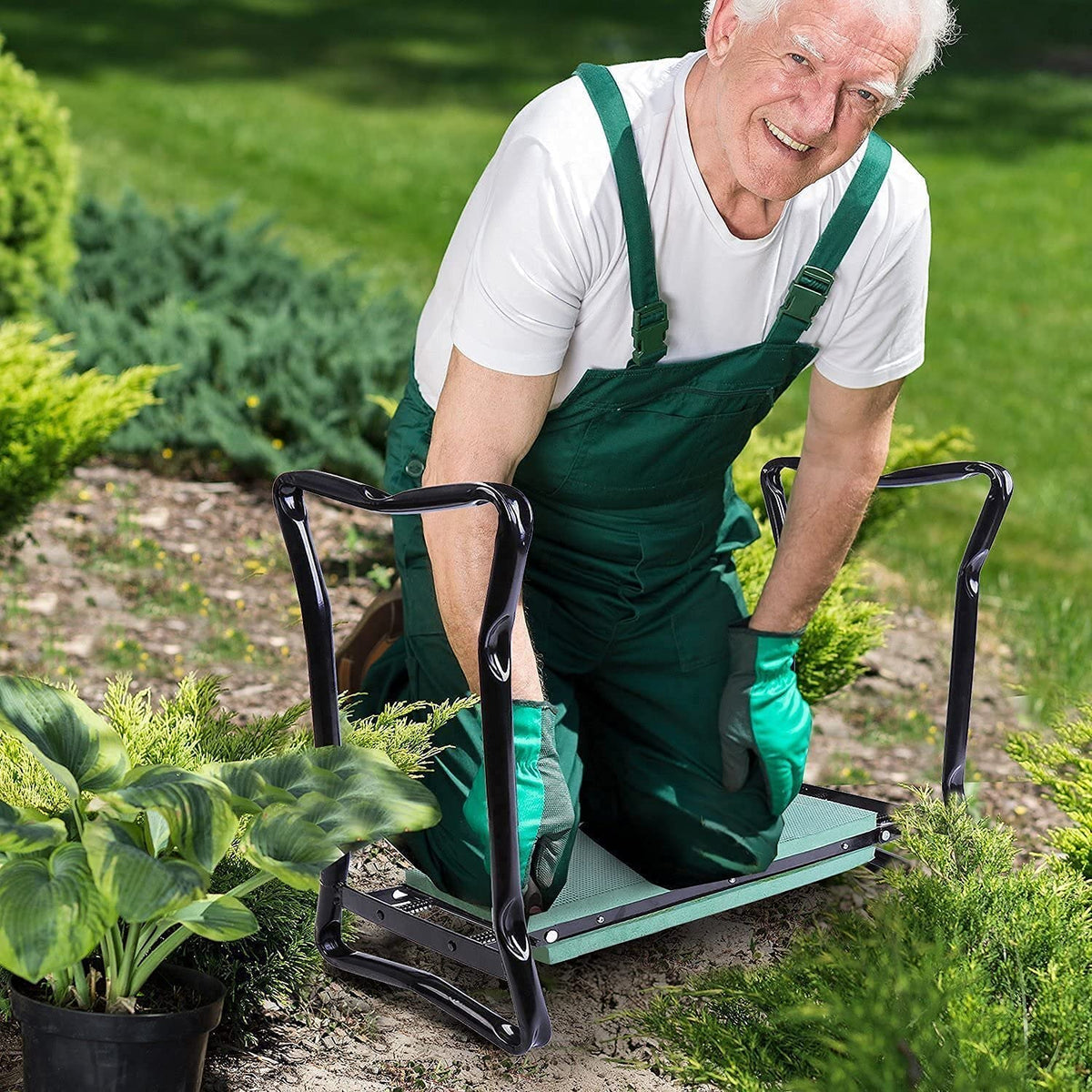 Foldable garden kneeler seat with padding and side pockets