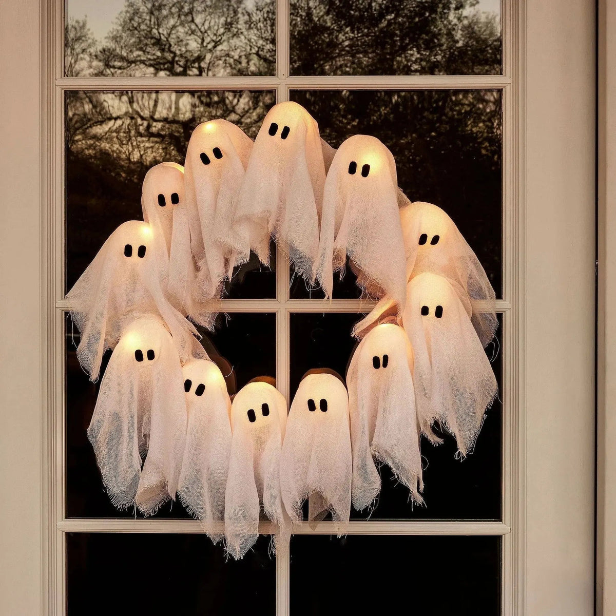 Halloween wreath with LED lighting – 12 glowing ghosts, 31 cm