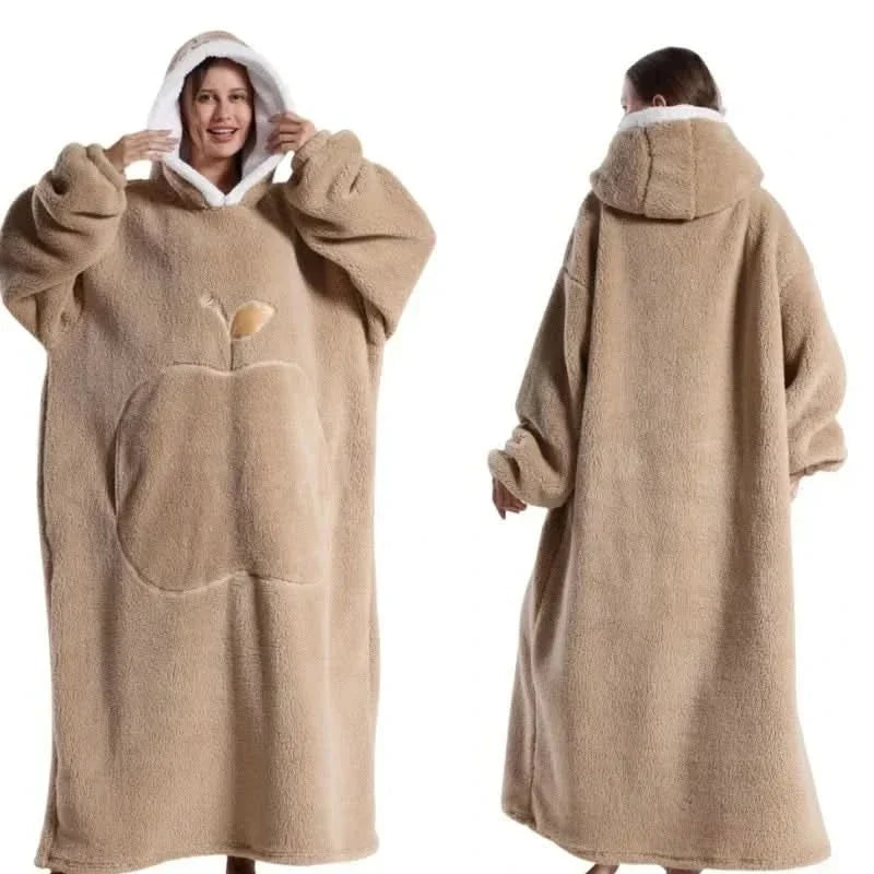Oversized fleece hoodie – soft, warm, and unrestricted movement