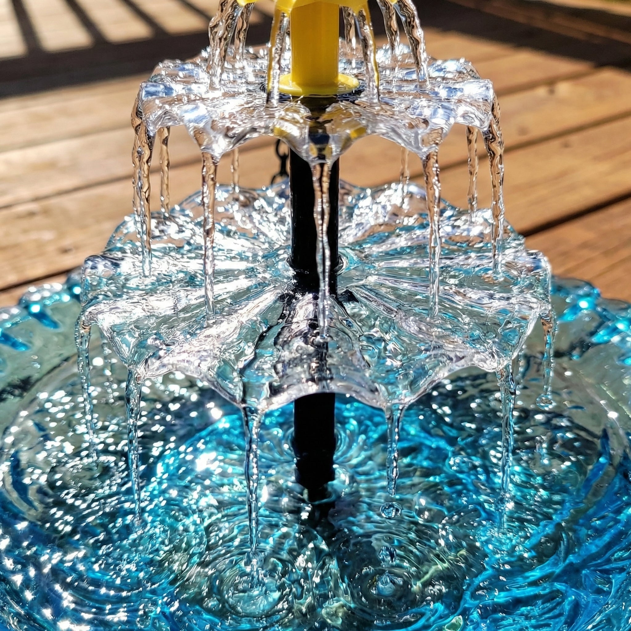 Hängender Solar-Springbrunnen mit Vogeltränke – Zweistufig, Ohne Kabel product image 3